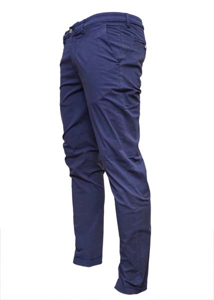 CHINOS